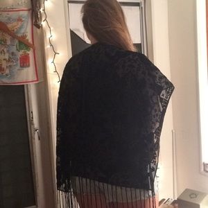 Patterned sheer kimono w/fringe